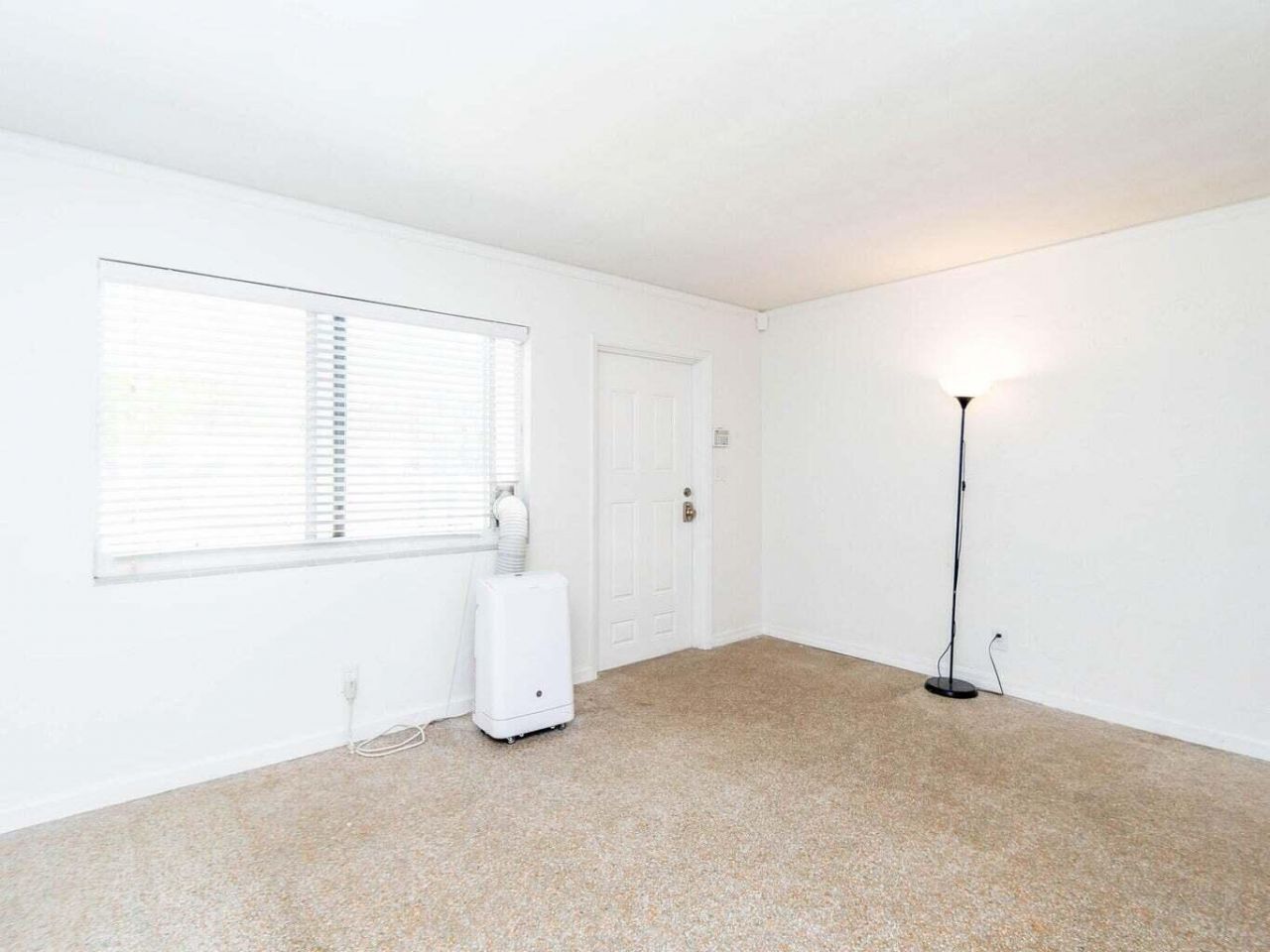 4230 NE 1st Terrace, Oakland Park, FL 33334 Photo