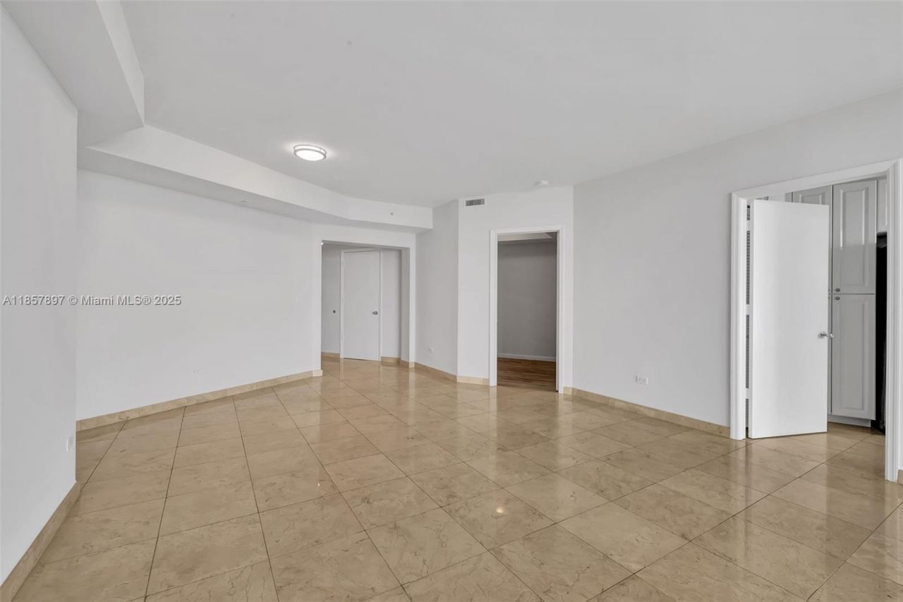 848 Brickell Key Dr, Unit 2602, Miami, FL 33131 Photo