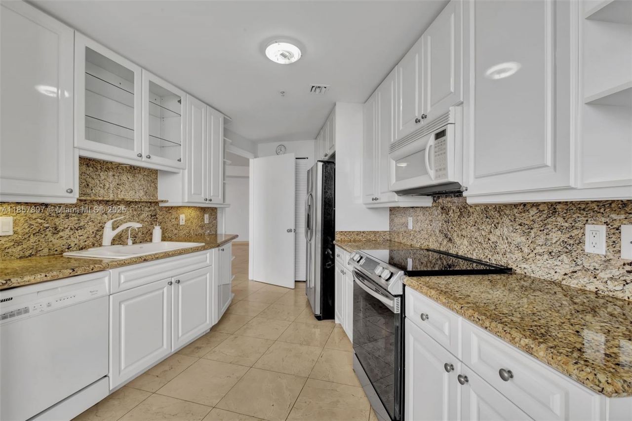 848 Brickell Key Dr, Unit 2602, Miami, FL 33131 Photo