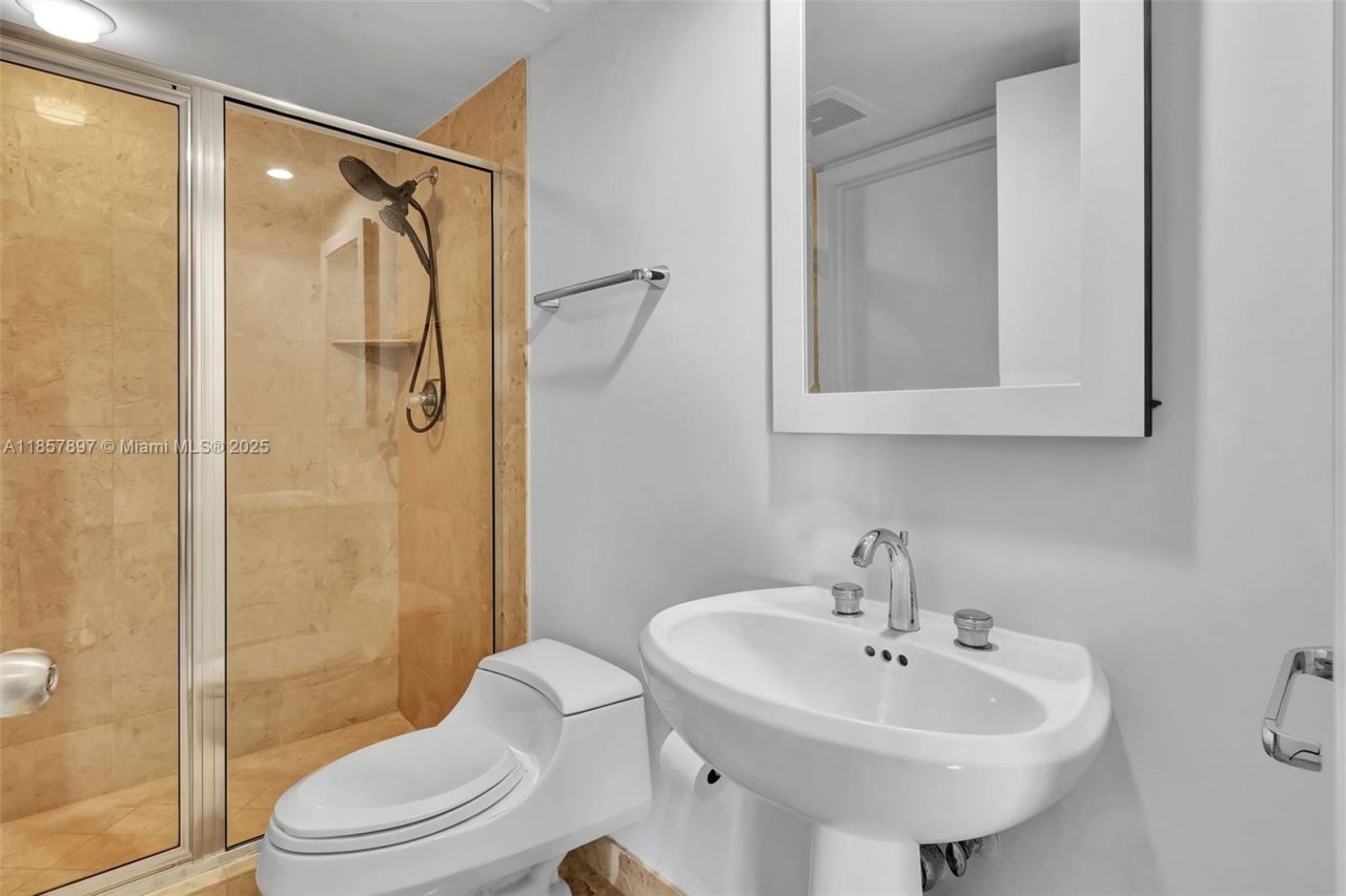 848 Brickell Key Dr, Unit 2602, Miami, FL 33131 Photo