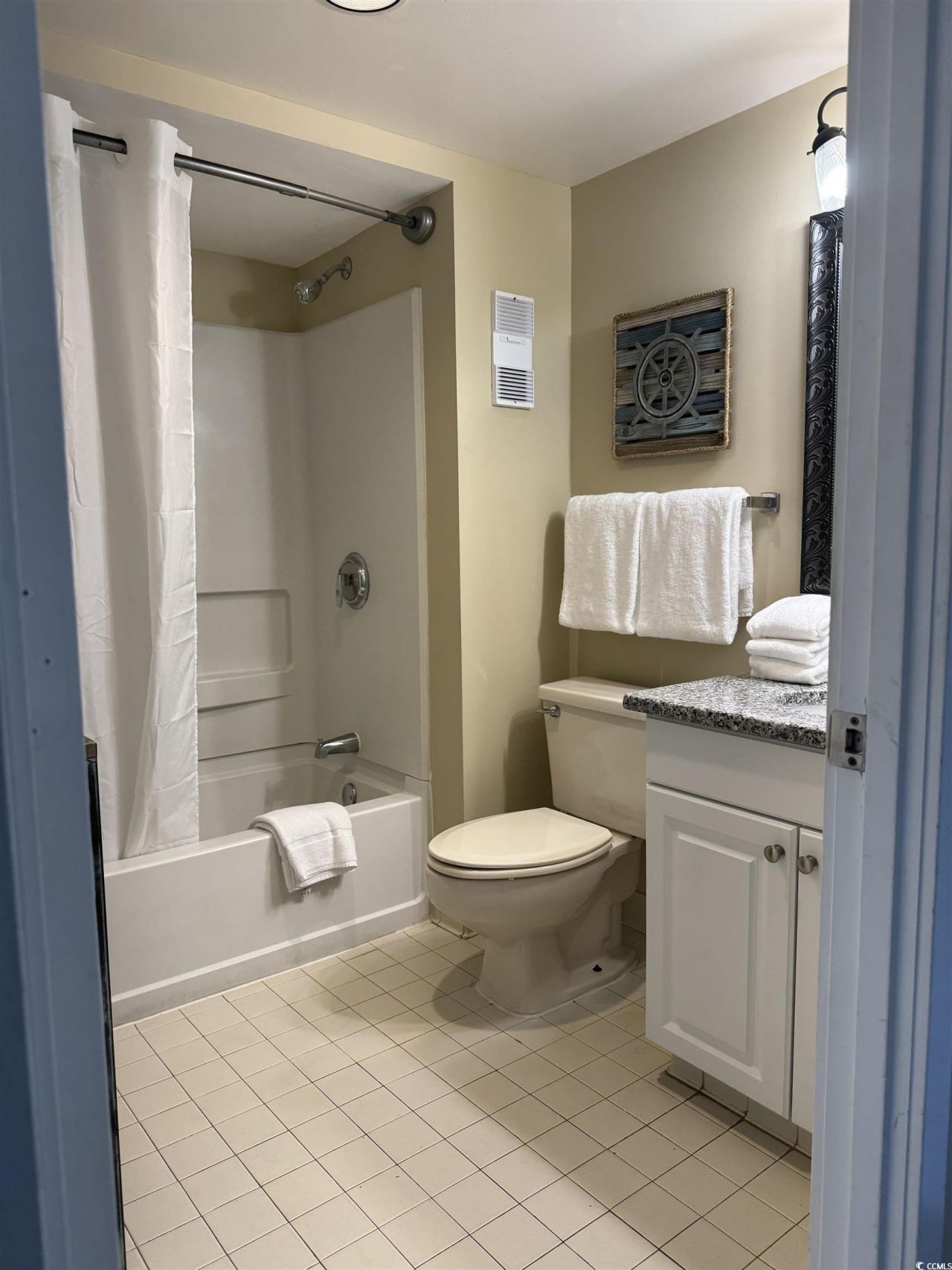 9820 Queensway Blvd. Photo 17