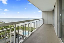 9820 Queensway Blvd. photo 4