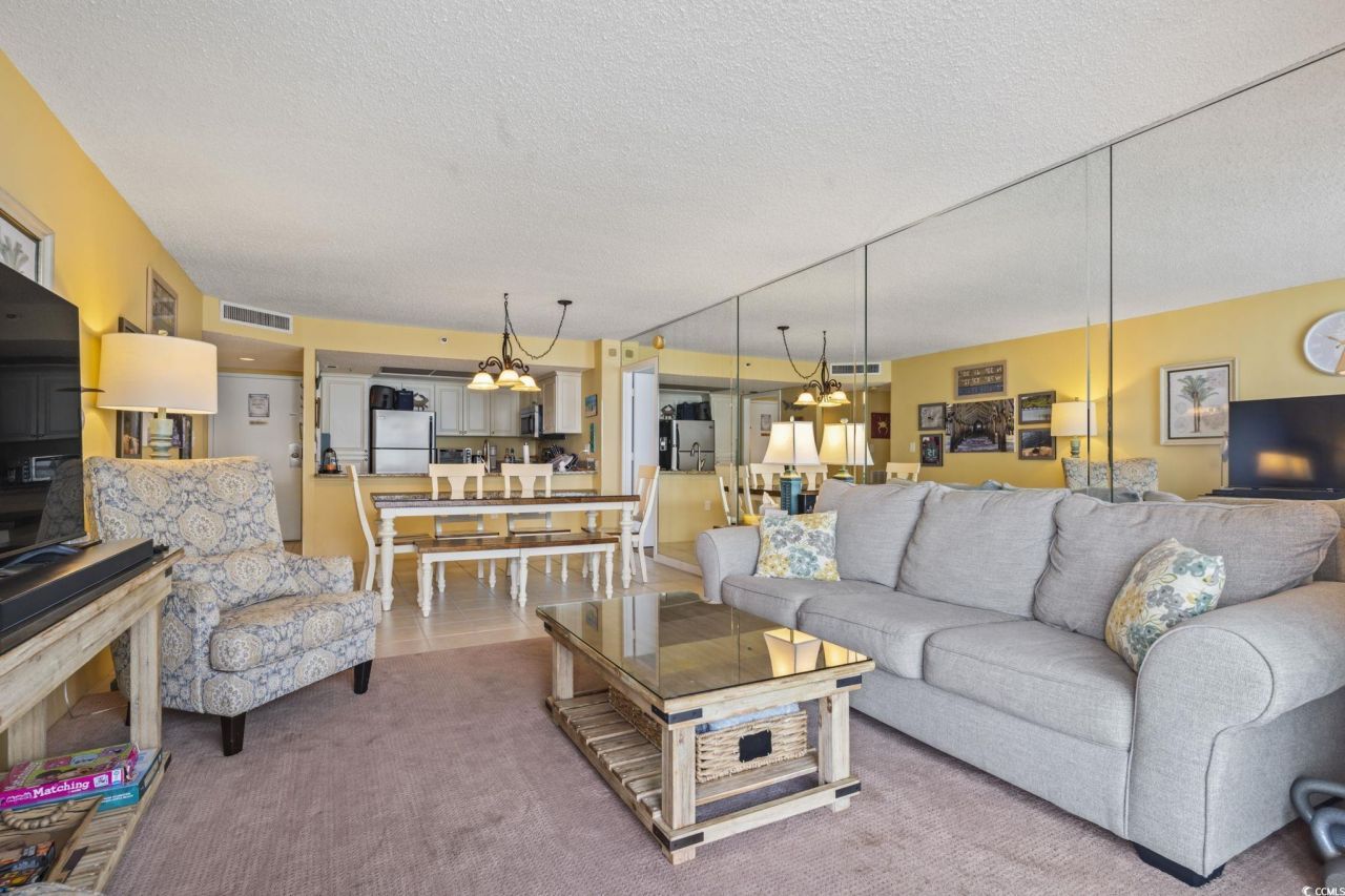 9820 Queensway Blvd. Photo 7