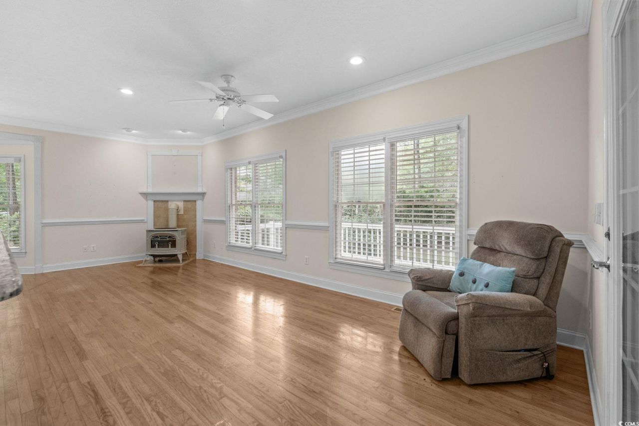 4504 Fulton Pl. Photo 6