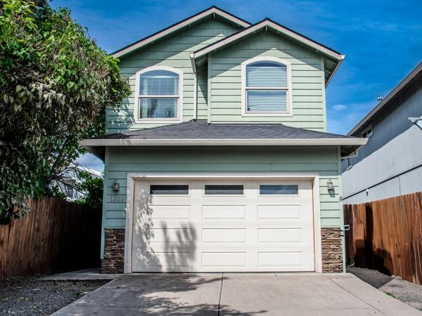 1300 Dixie Lane, Medford, OR 97501