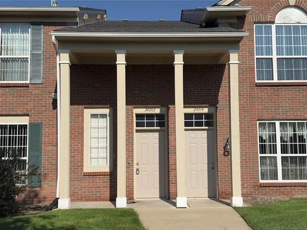 24202 Chesapeake Circle, Walled Lake, MI 48390