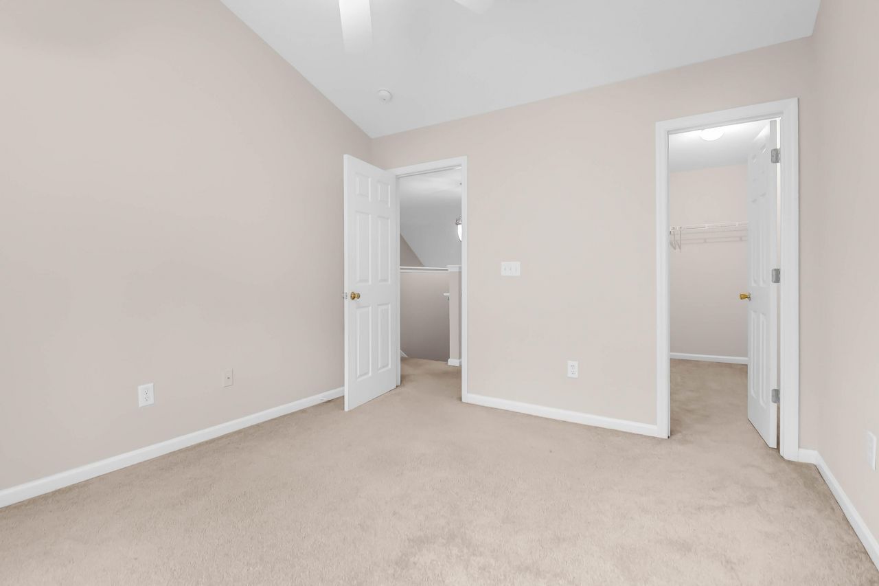 8712 Grassy Oak Trail Photo 32