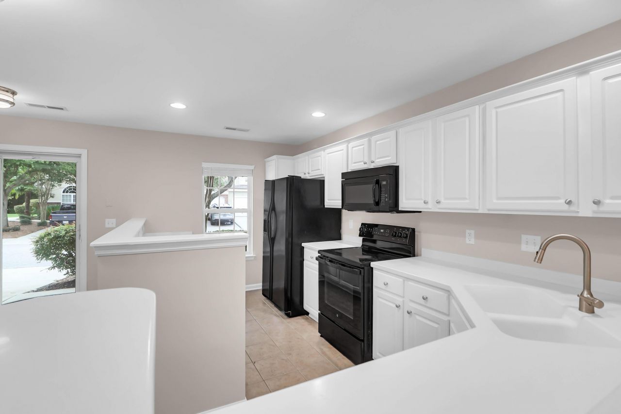 8712 Grassy Oak Trail Photo 8