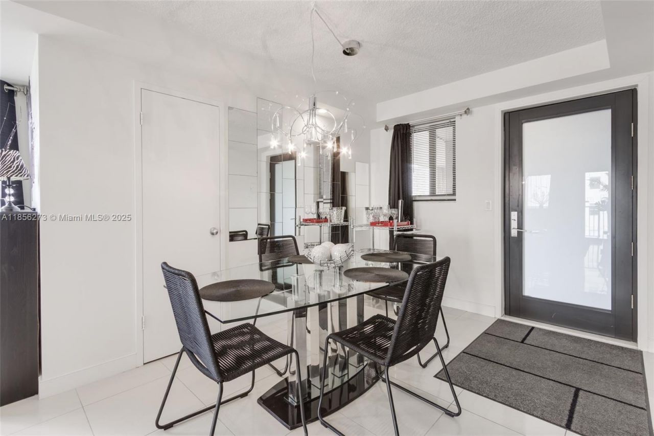 301 Golden Isles Dr, Unit 514, Hallandale Beach, FL 33009 Photo