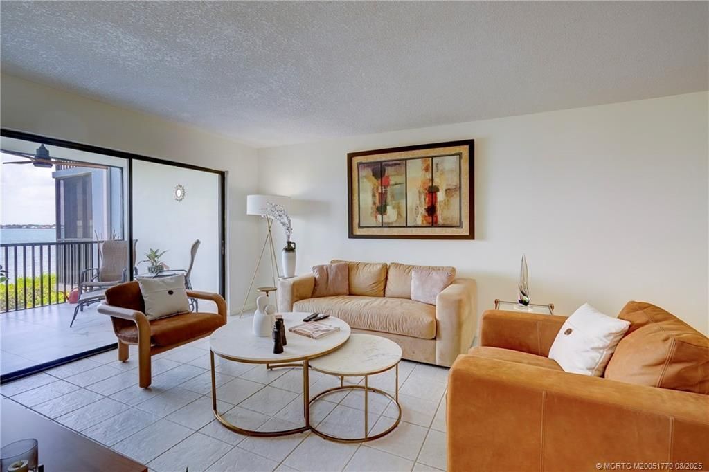 10 NE Plantation Road, Unit 101, Stuart, FL 34996 Photo