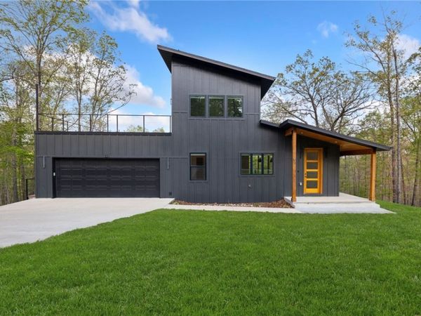 52 Chatburn Drive, Bella Vista, AR 72715