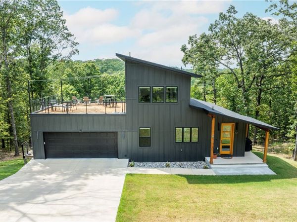 52 Chatburn Drive, Bella Vista, AR 72715