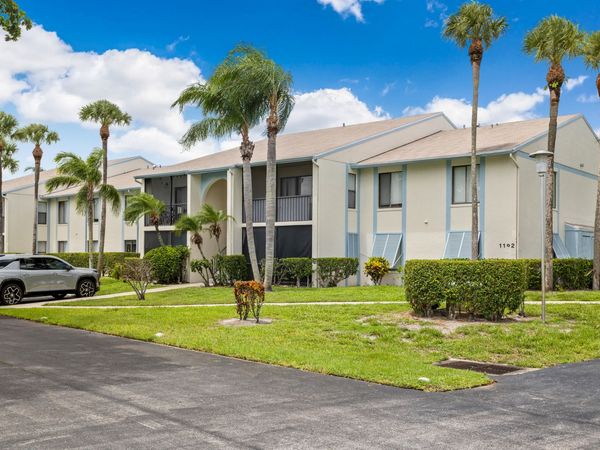 1102 Green Pine Boulevard, Unit H1, West Palm Beach, FL 33409