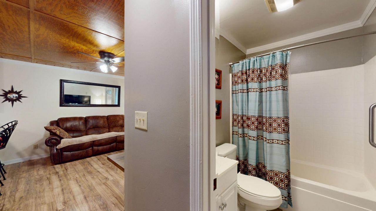 2677 Louise Drive Photo 17