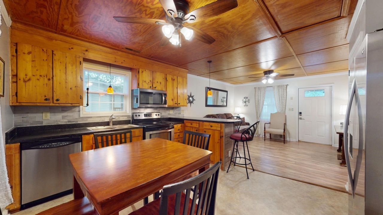 2677 Louise Drive Photo 23