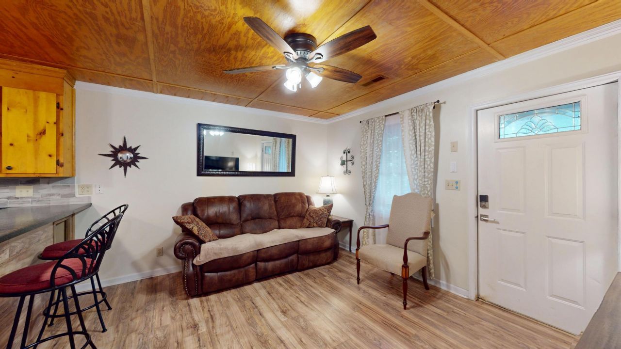 2677 Louise Drive Photo 7