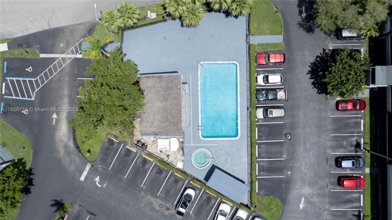 8321 Sands Point Blvd, Unit D205, Tamarac, FL 33321 Photo