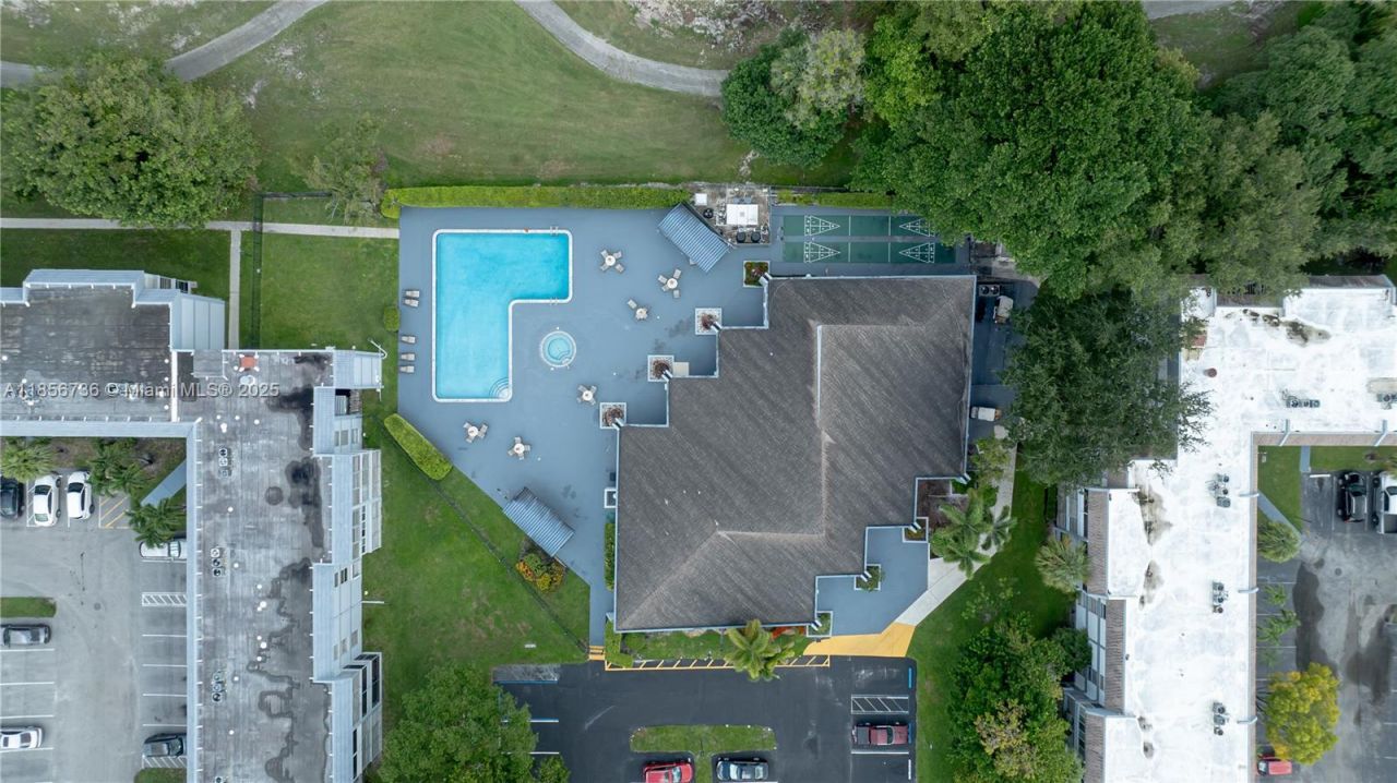 8321 Sands Point Blvd, Unit D205, Tamarac, FL 33321 Photo