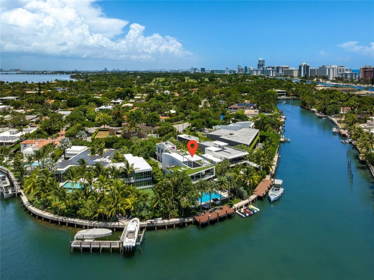 528 Lakeview Ct, Miami Beach, FL 33140 Photo