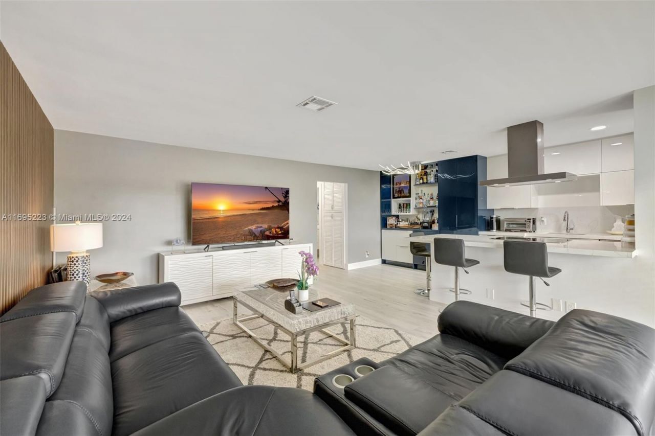 2866 NE 30th St, Unit 19, Fort Lauderdale, FL 33306 Photo