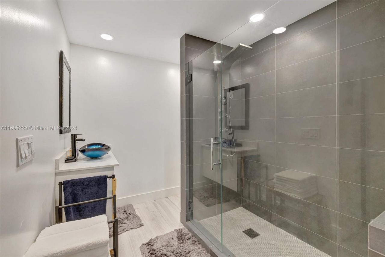 2866 NE 30th St, Unit 19, Fort Lauderdale, FL 33306 Photo