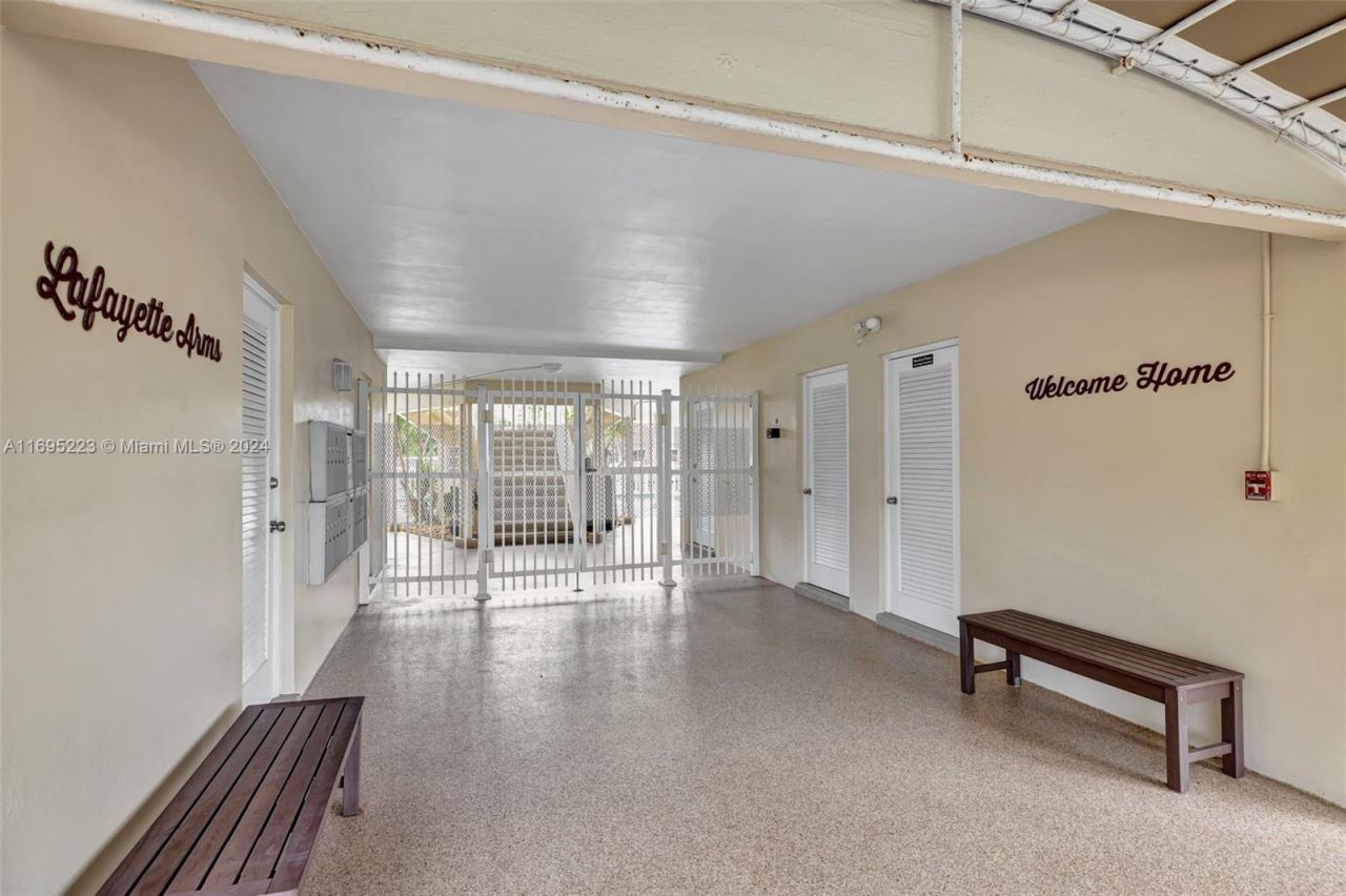 2866 NE 30th St, Unit 19, Fort Lauderdale, FL 33306 Photo