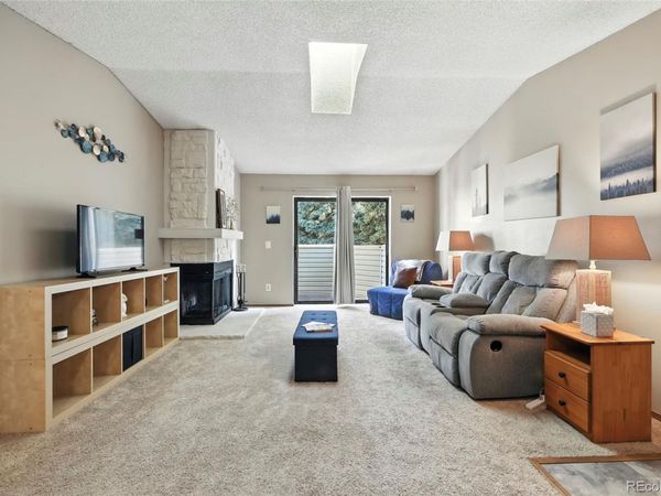 922 S Walden Street, Unit 201, Aurora, CO 80017