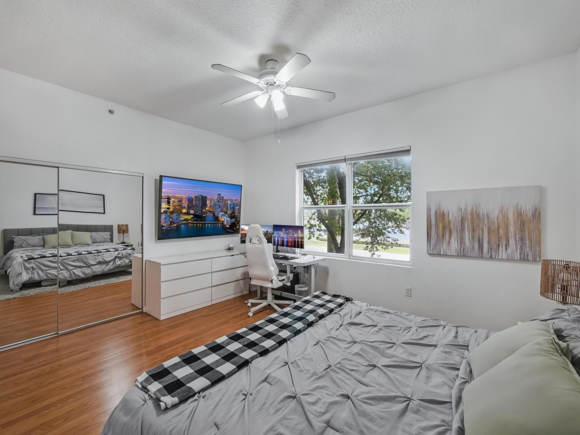 1610 Presidential Way, Unit B-207, West Palm Beach, FL 33401 Photo