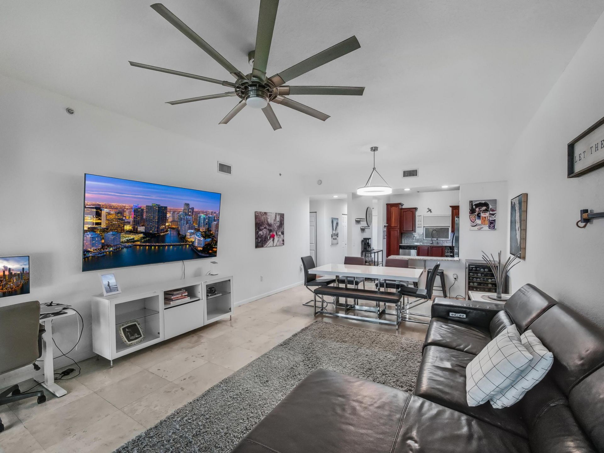 1610 Presidential Way, Unit B-207, West Palm Beach, FL 33401 Photo