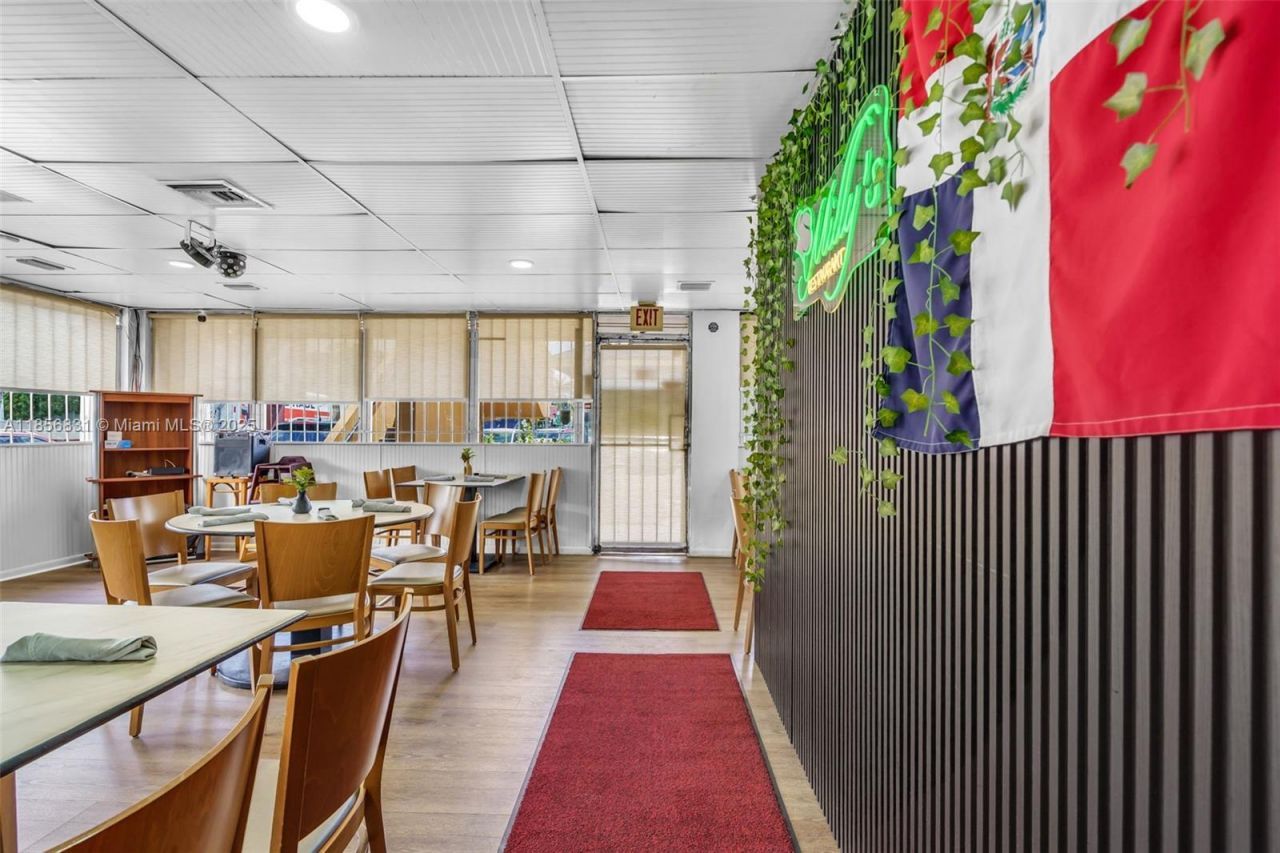 2742 SW 8th St, Miami, FL 33135 Photo