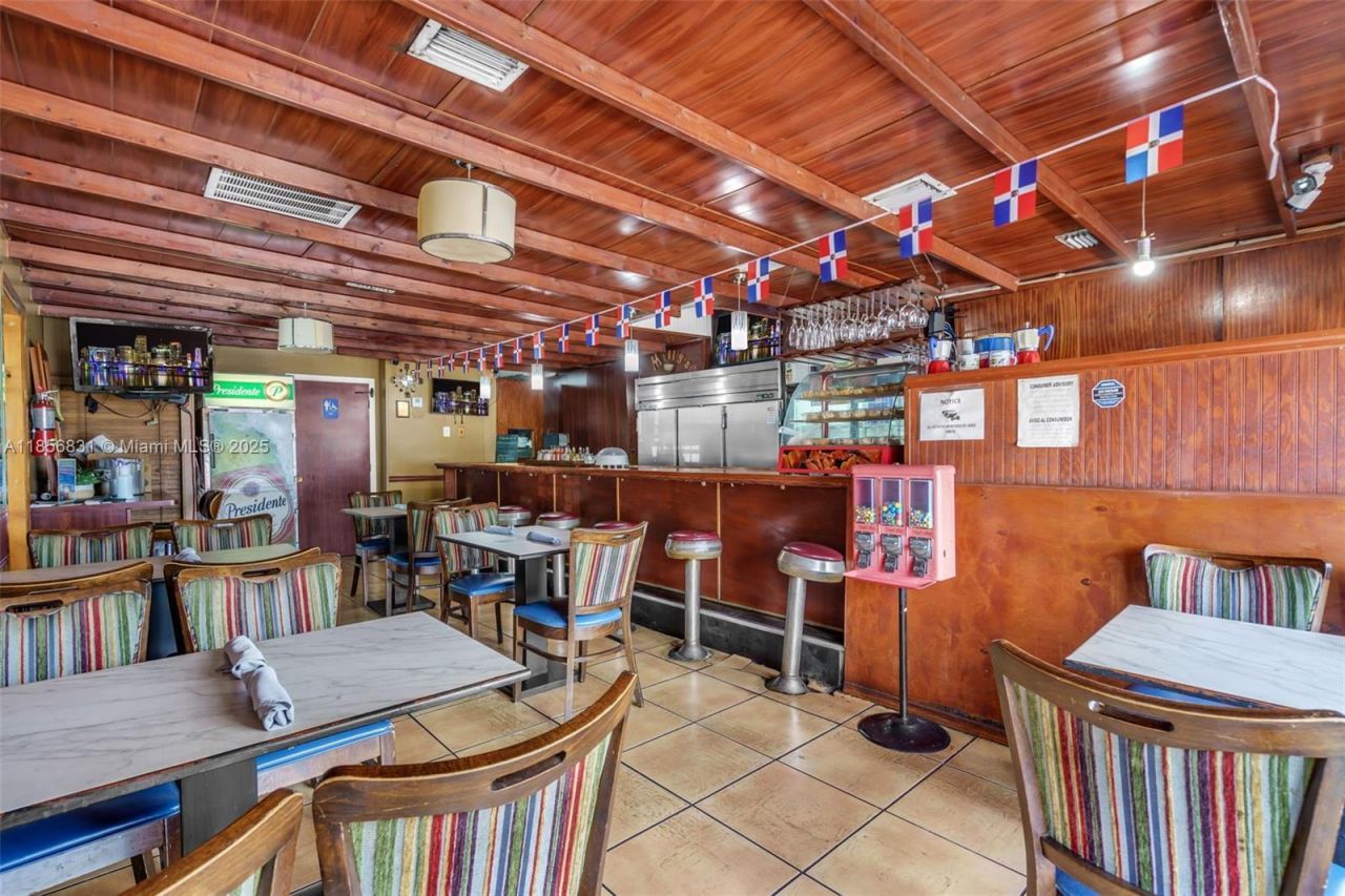 2742 SW 8th St, Miami, FL 33135 Photo