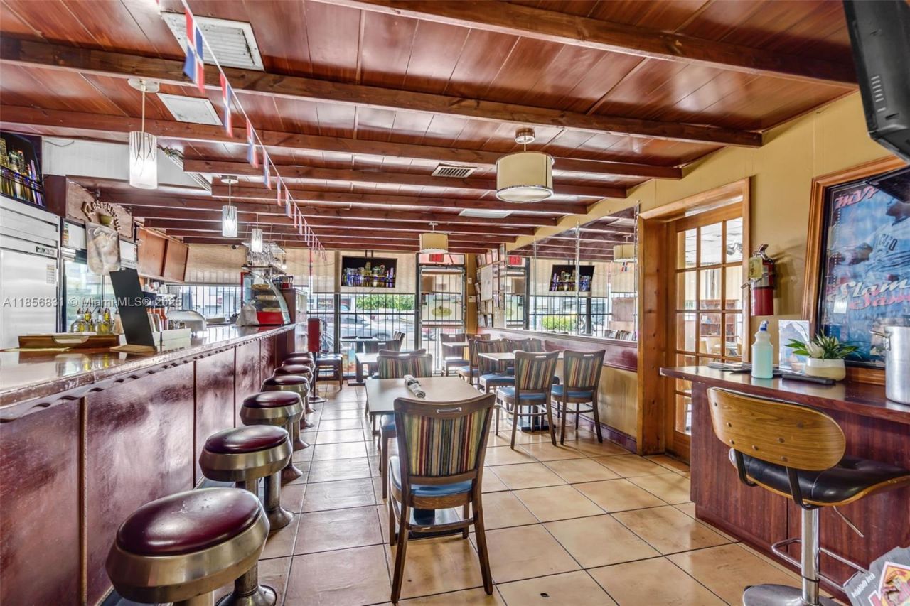 2742 SW 8th St, Miami, FL 33135 Photo