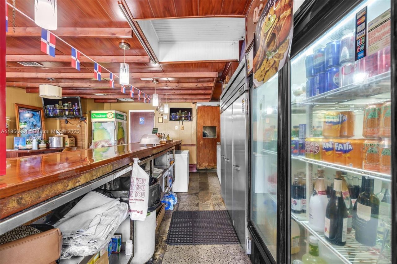 2742 SW 8th St, Miami, FL 33135 Photo