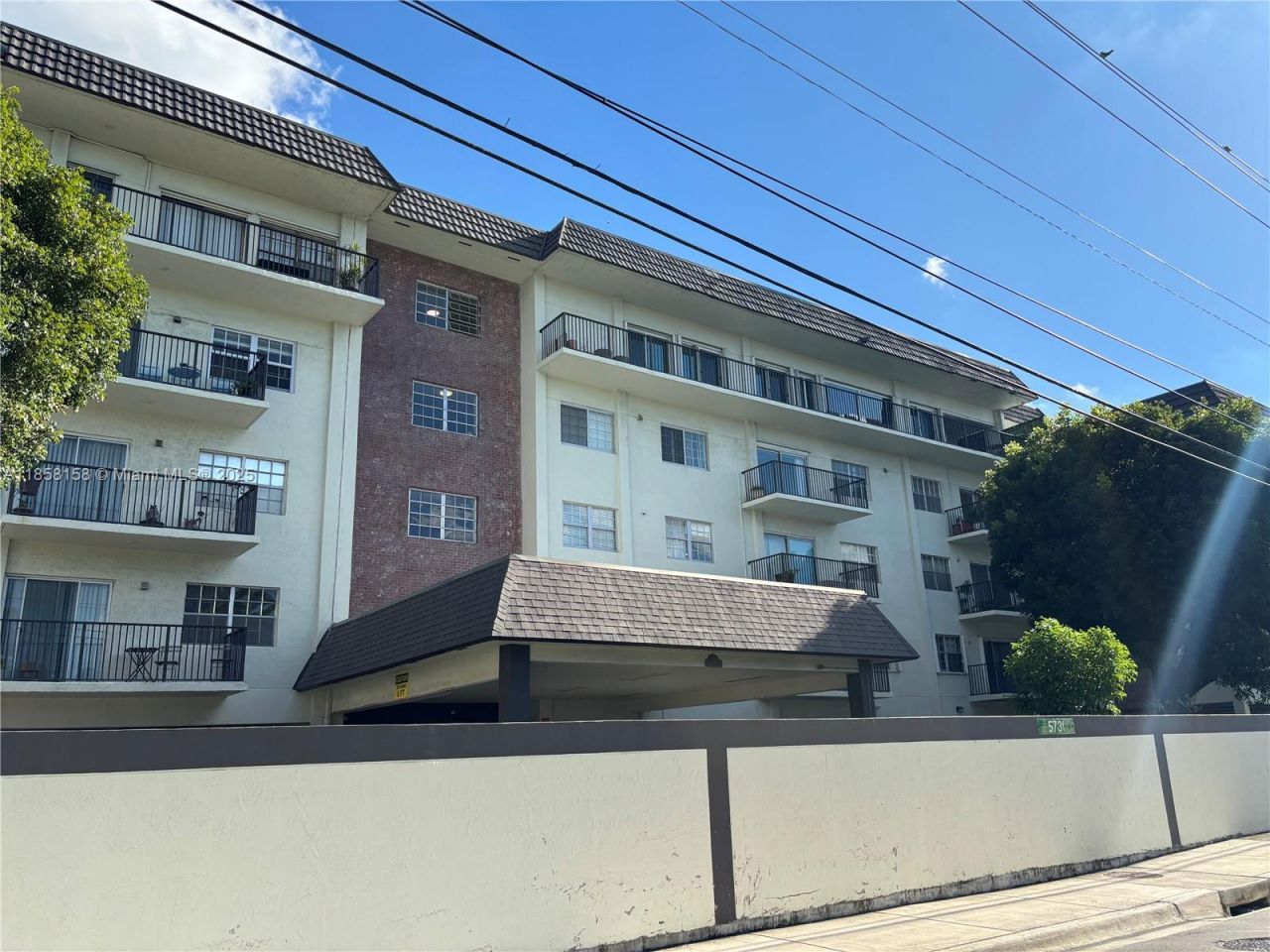 5731 NW 37th St, Unit 322, Virginia Gardens, FL 33166 Photo