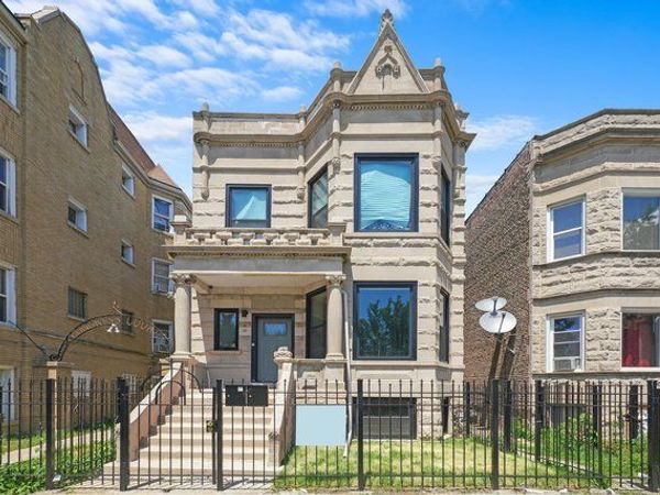 3912 W Congress Parkway, Chicago, IL 60624