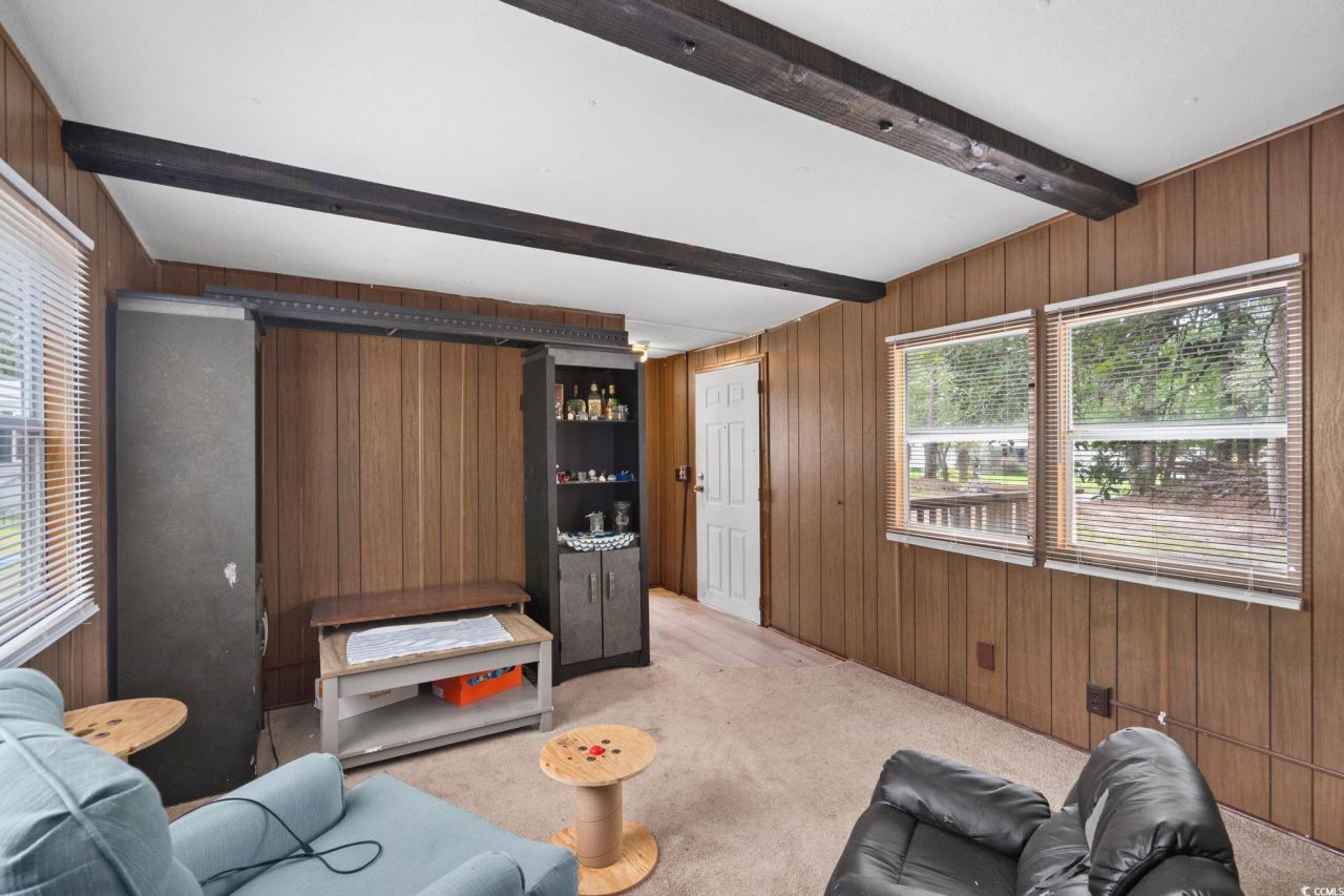 3025 Shalimar Dr. Photo 8