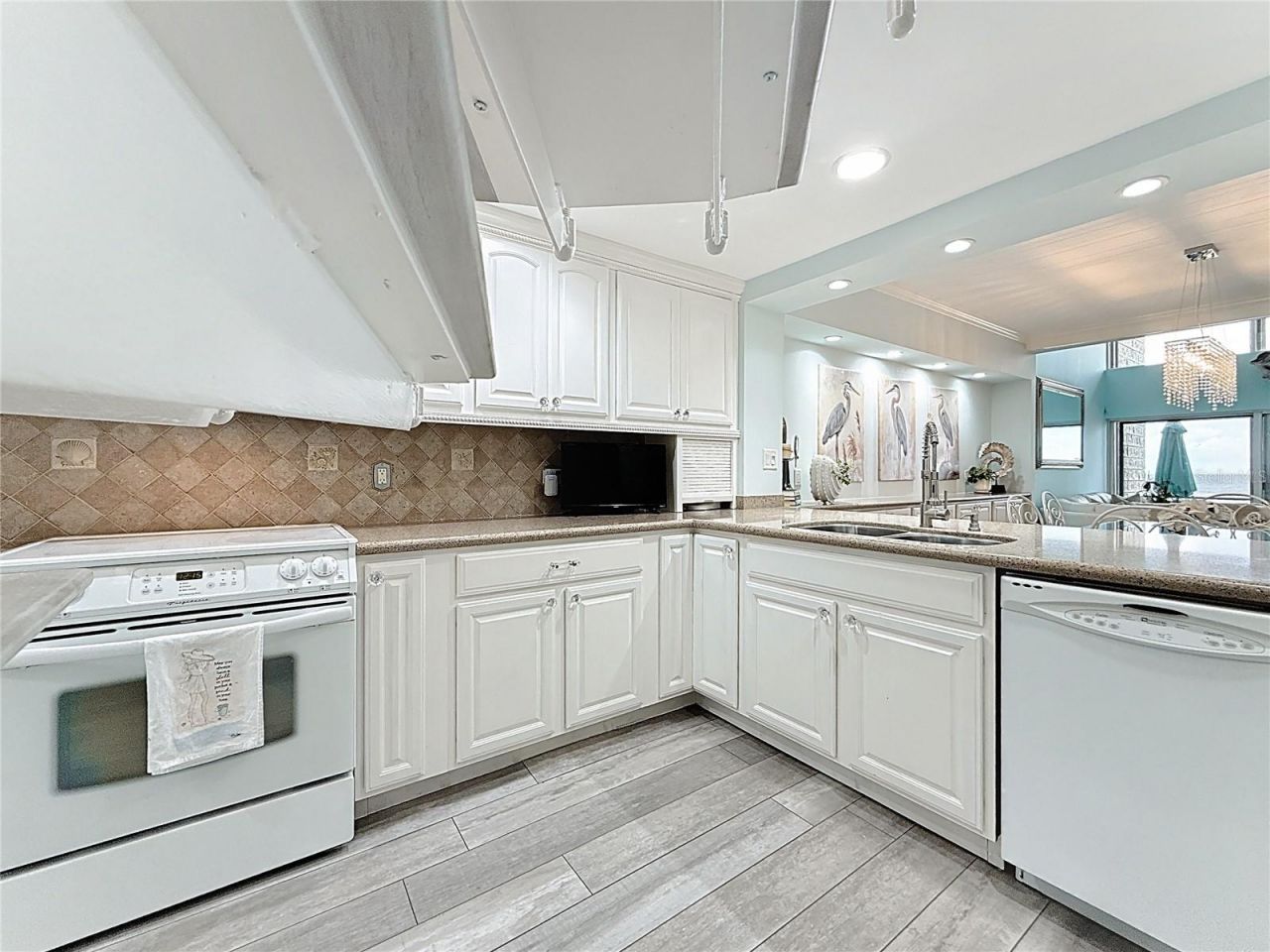 19700 Gulf Boulevard, Unit 202, Indian Shores, FL 33785 Photo