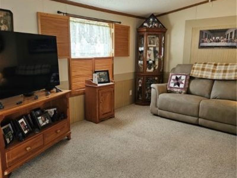 203 E Street SW, Navarre, OH 44662 Photo 2