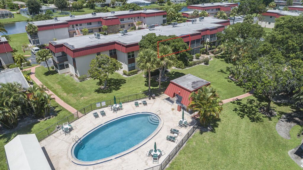 12022 Greenway Drive W, Unit 204, Royal Palm Beach, FL 33411 Photo