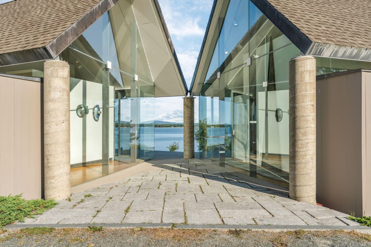 31 Daybreak Lane Surry, ME 04684