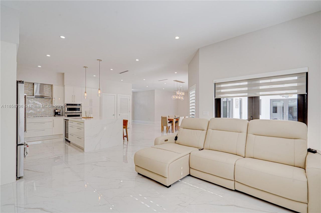 2521 SW 105th Ave, Miami, FL 33165 Photo