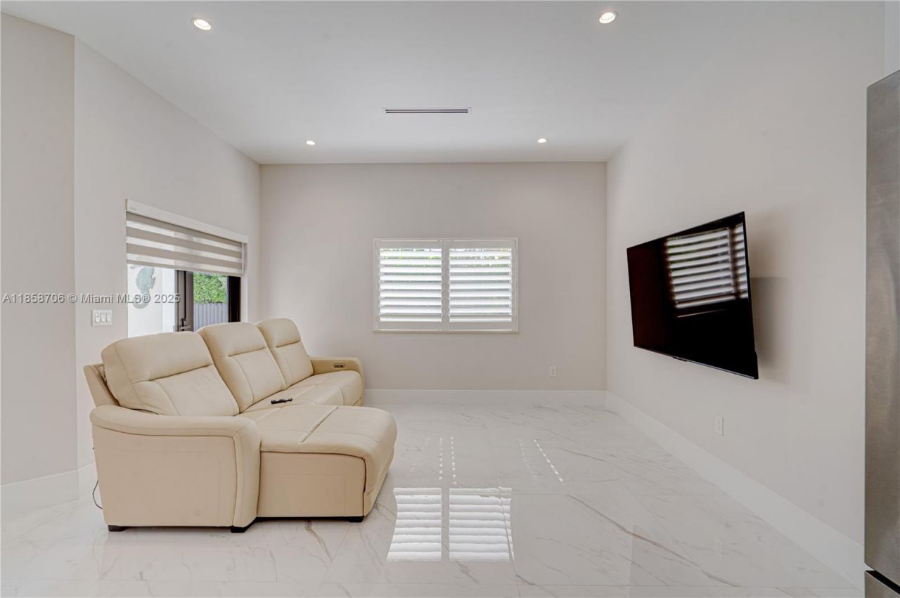 2521 SW 105th Ave, Miami, FL 33165 Photo