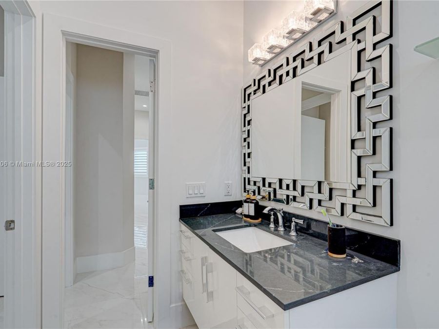 Property Image 72