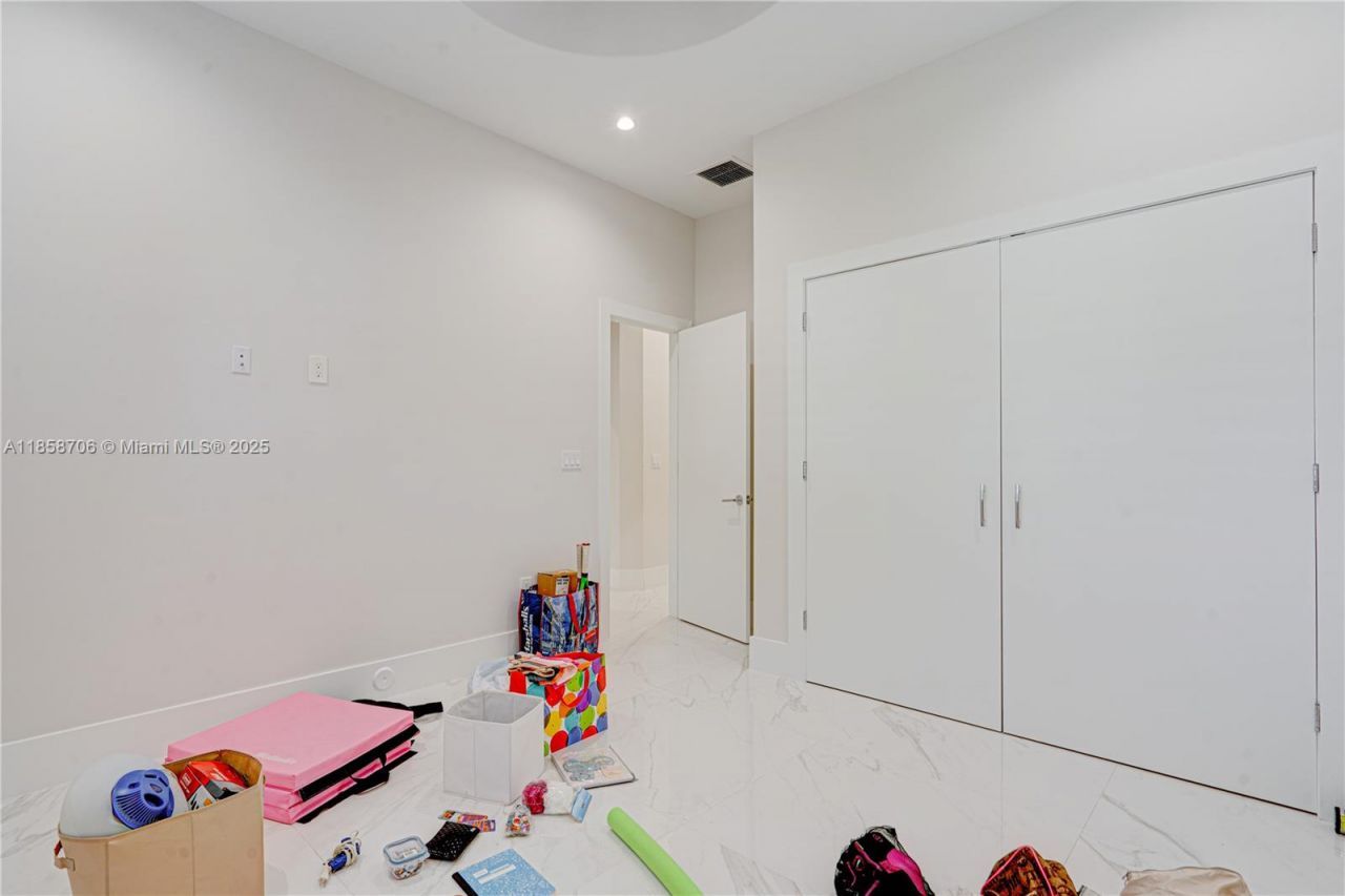 2521 SW 105th Ave, Miami, FL 33165 Photo