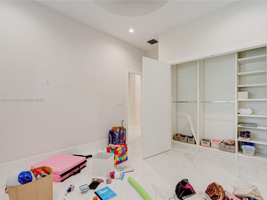 Property Image 77