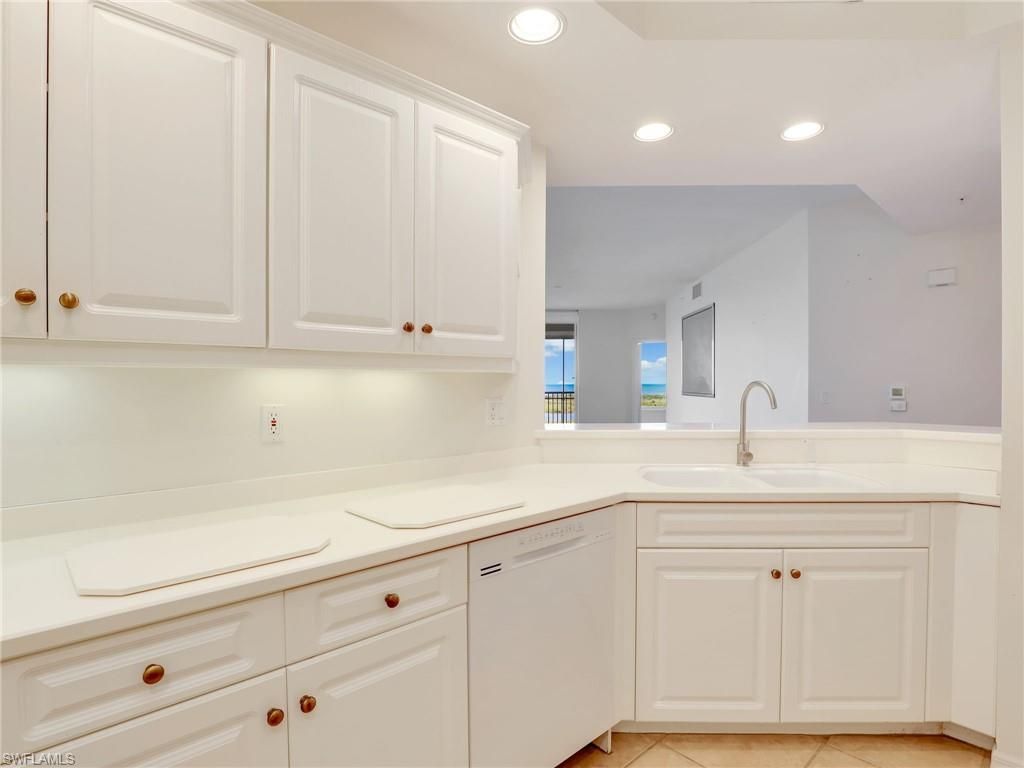 1001 Arbor Lake Dr, Unit 902, Naples, FL 34110 Photo