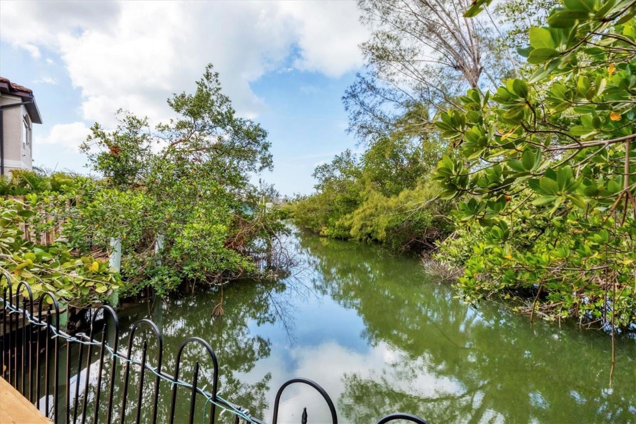 4114 Roberts Point Circle, Sarasota, FL 34242 Photo