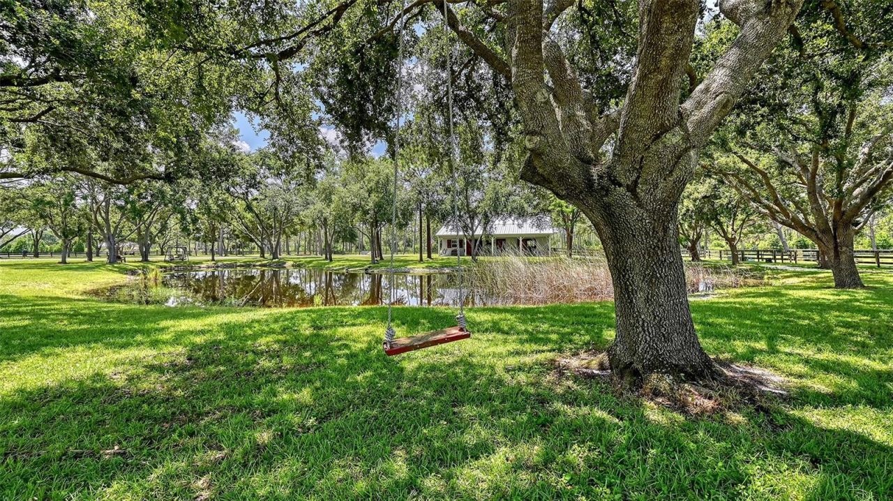 6910 211th Street E, Bradenton, FL 34211 Photo