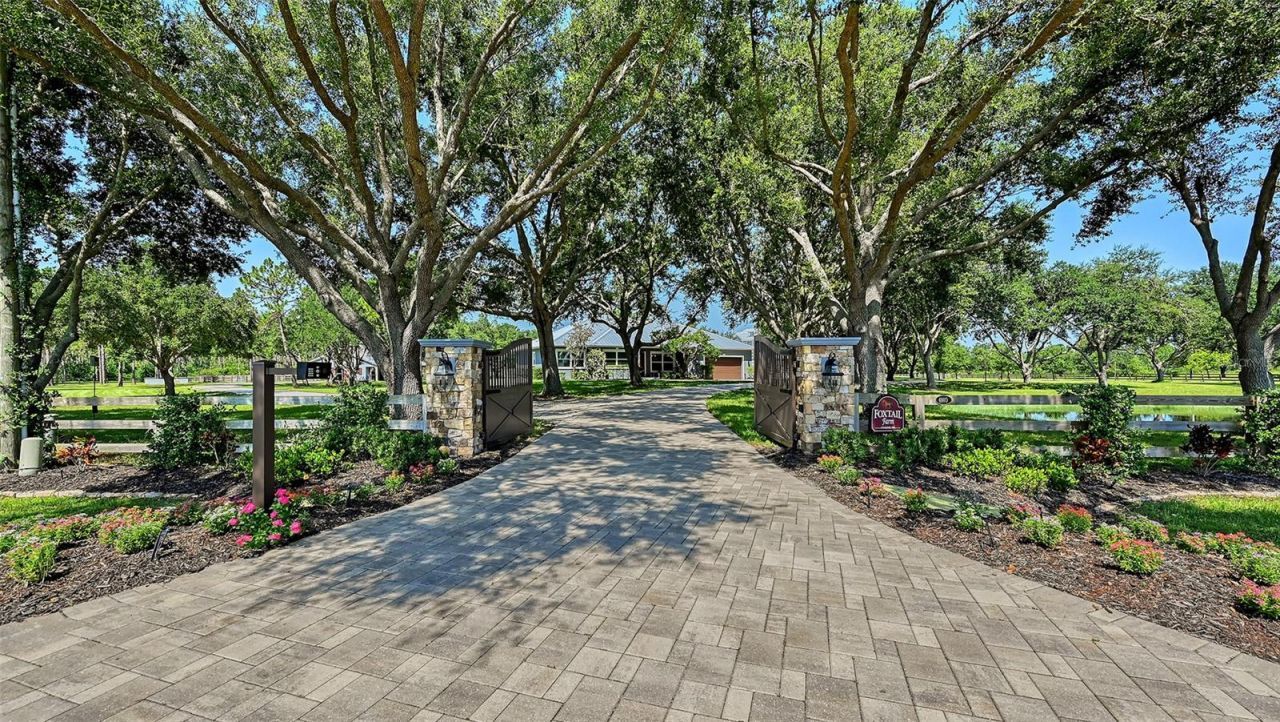 6910 211th Street E, Bradenton, FL 34211 Photo