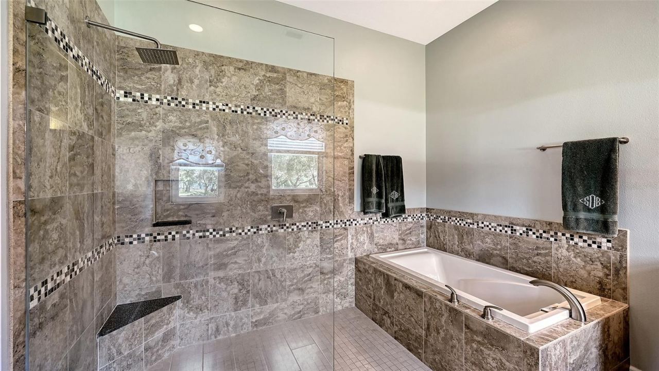 6910 211th Street E, Bradenton, FL 34211 Photo